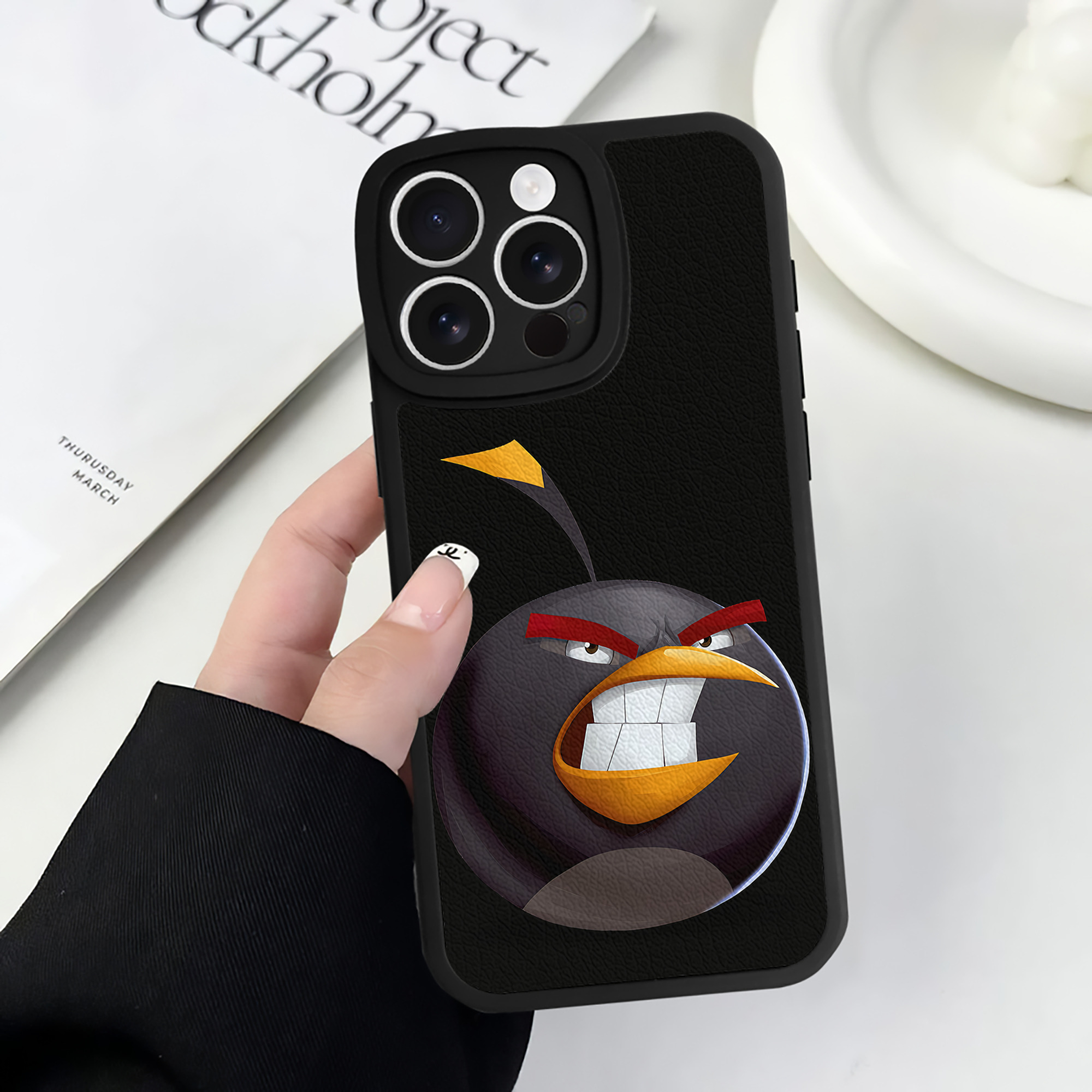 （画像用） Angry Birds アングリーバード 【iPhone 16シリーズ対応】シリコンスマホケース（レザー調） 材質：シリコン